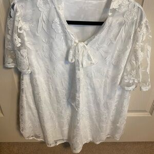 White shear lines floral Blouse with tie. New never worn.size 2X